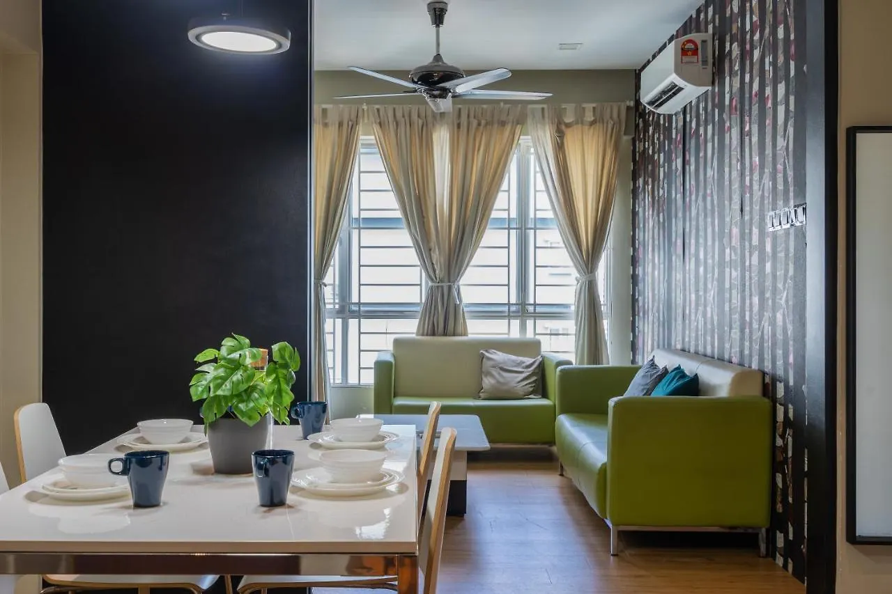 Cozy 2-Bedroom For 4 Pax With Pool - Subang Jaya Apartment