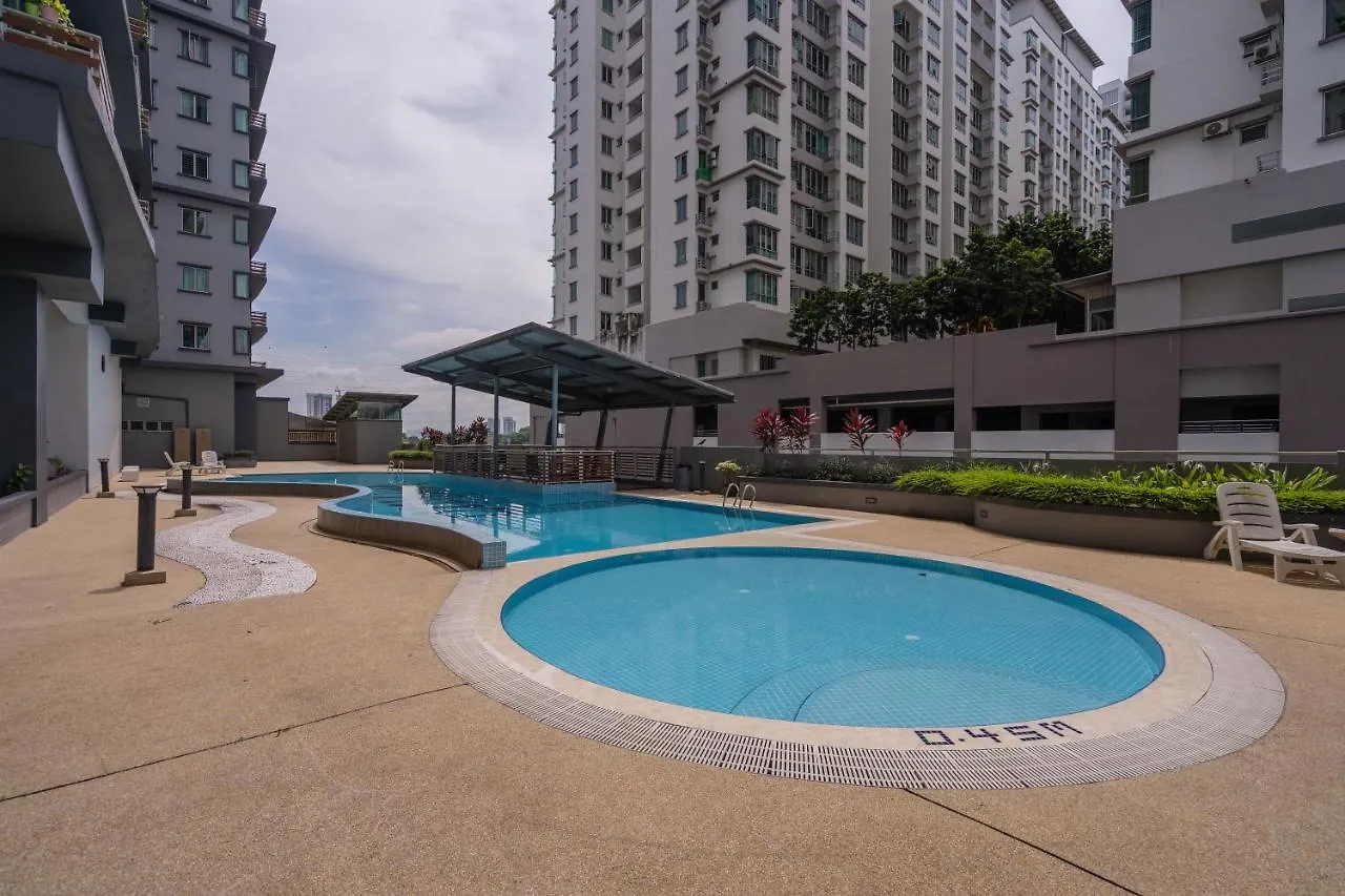 Cozy 2-Bedroom For 4 Pax With Pool - 수방자야 아파트